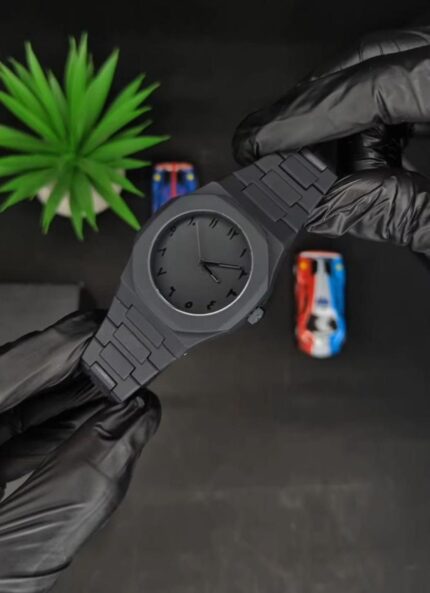 Elegant Black Quartz Watch for Men Sleek Business Style, Round Dial,